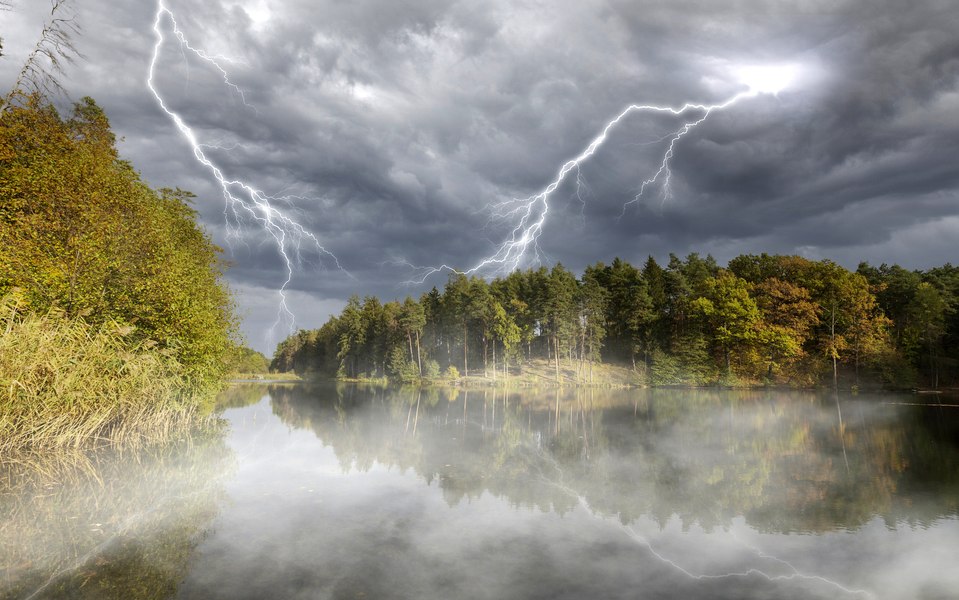 Vizual pentru sfârșit săptămână furtuni pe Top10stiri.ro