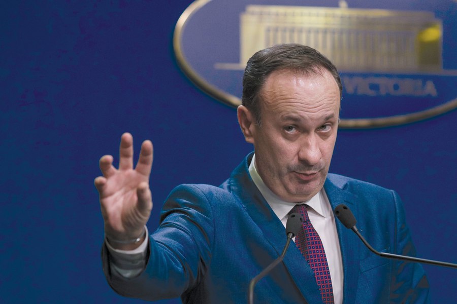 Imagine despre adrian câciu critică - Top10stiri.ro