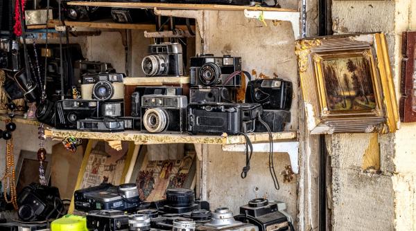 Un tânăr a câștigat aproape 20.000 de lire din revânzarea obiectelor second-hand: „Chiar și articolele simple pot aduce profit”