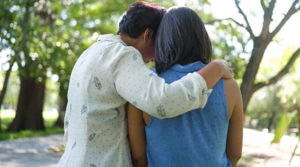 O femeie din China și-a regăsit mama după 30 de ani, când a văzut întâmplător „o altă versiune a ei” într-un video online