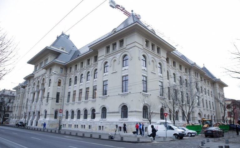 candidați egalitate cursa - Imagine ilustrativă