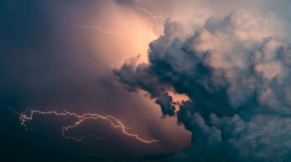 Vreme instabilă în prima săptămână din septembrie: de la frig şi ploi la temperaturi de 36 de grade Celsius. Cum va fi în Bucureşti