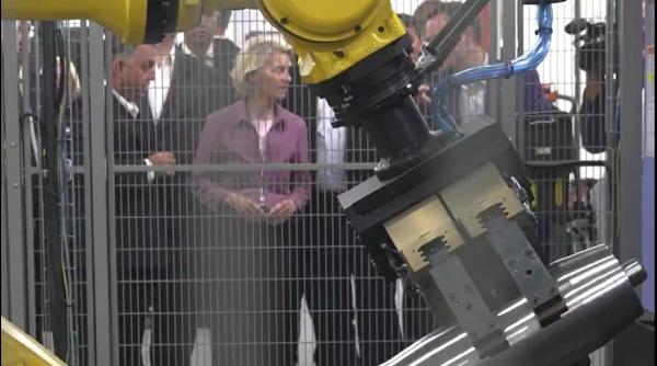 Ursula von der Leyen a vizitat o fabrică de proiectile din Bulgaria, înainte să vină la Constanţa