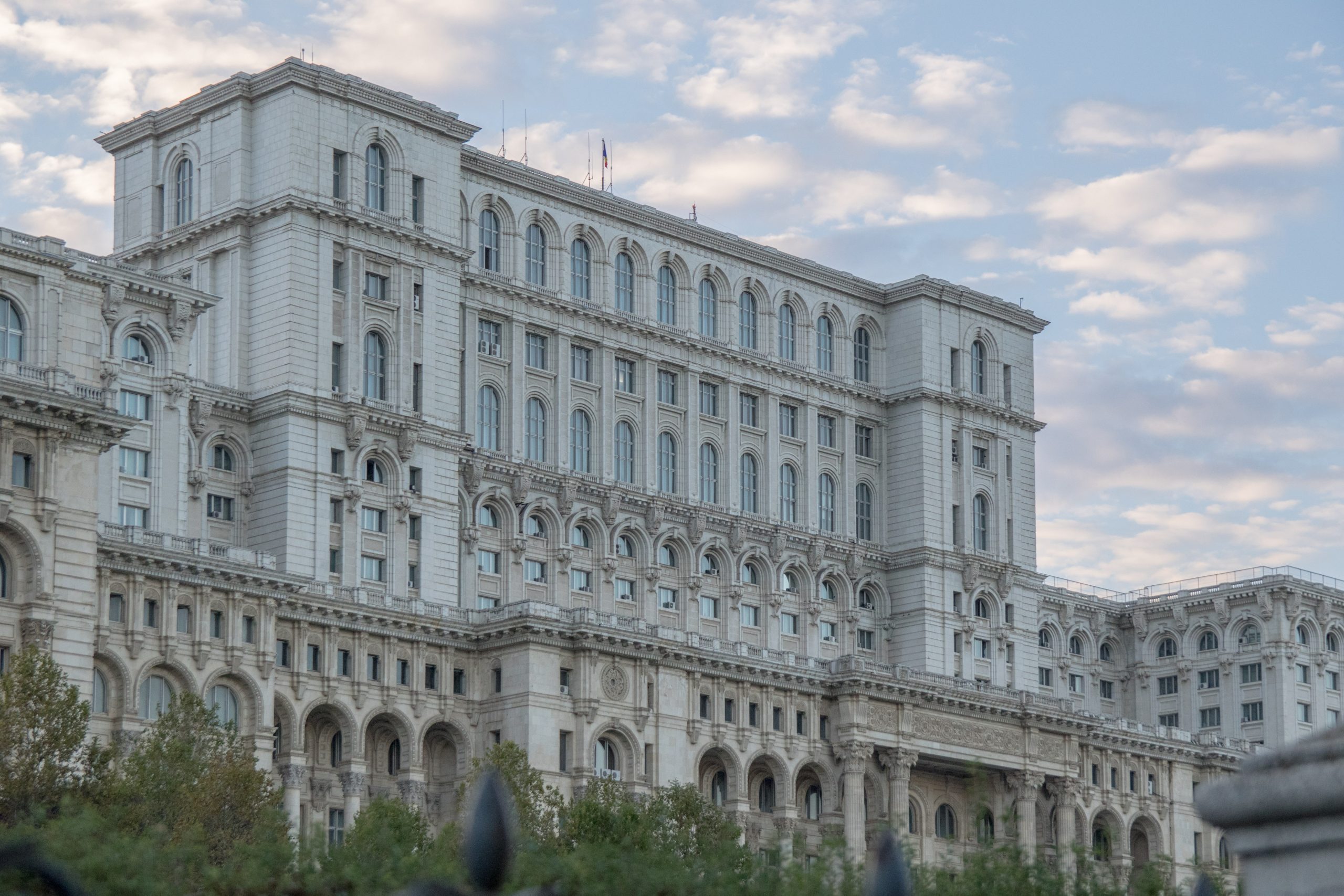 Vizual pentru guvernul își angajează pe Top10stiri.ro