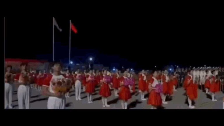 Foto reprezentând putin ironizat modul - Știri România