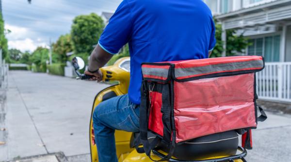 Ce taxe plătesc imigranții care lucrează în România și ce procent din salariu li se oprește