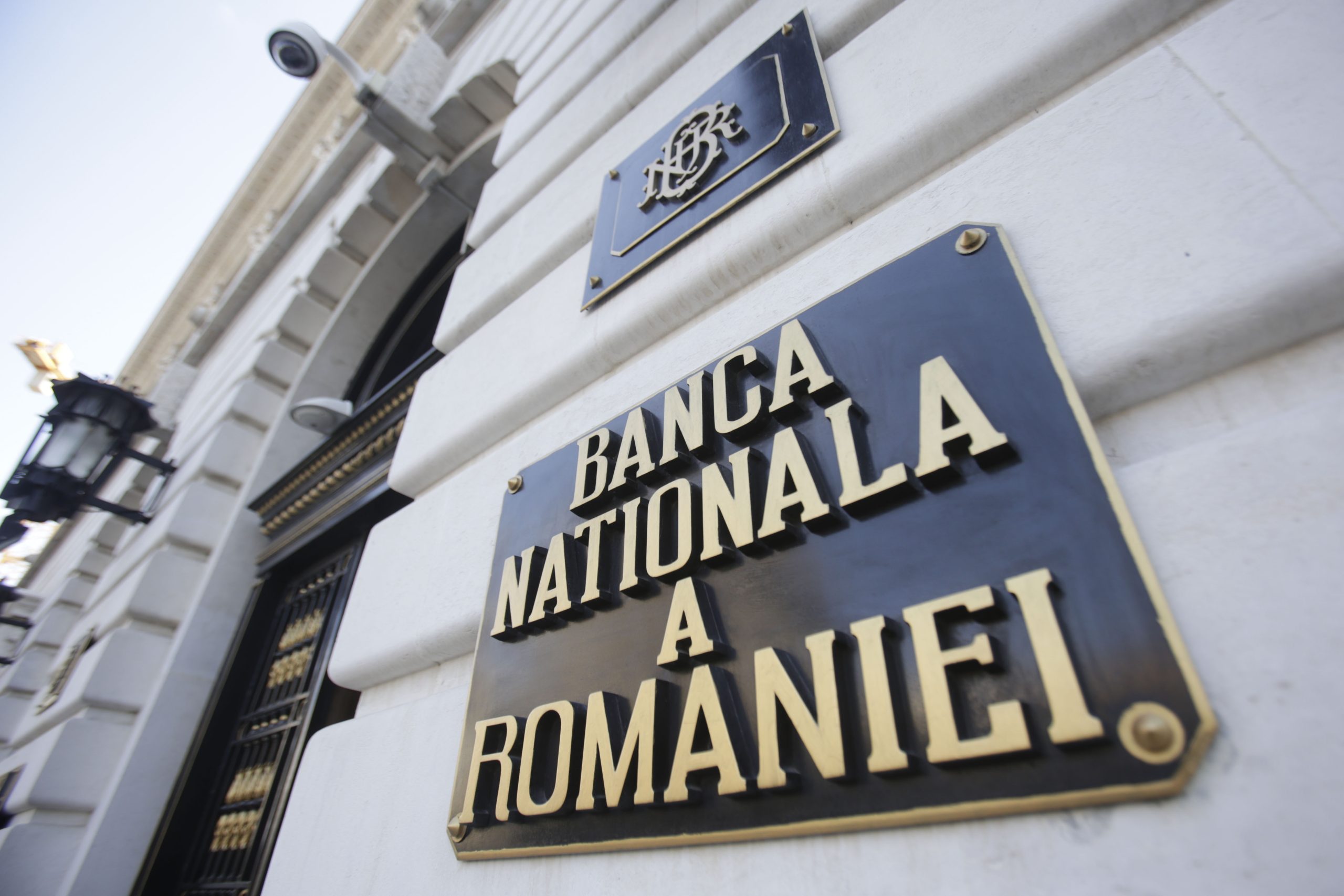 Rezervele valutare ale BNR au crescut la peste 65 de miliarde euro, în august. Cât aur deține Banca Națională