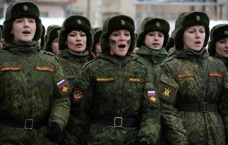 Foto reprezentând vrăjitoarele nopții instrumentalizează - Știri România