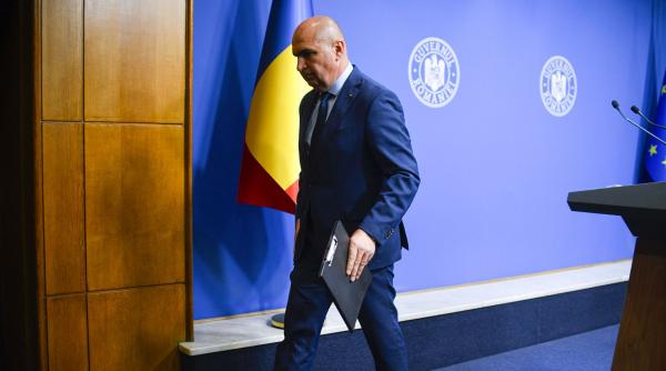 Coaliția a decis să reintroducă impozitul de 1% din cifra de afaceri pentru multinaționale. Taxa fusese eliminată vineri