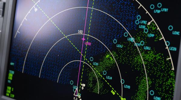 Aeronava lui von der Leyen a rămas fără GPS în cea mai bruiată zonă din Europa. Cazul avionului „teleportat” din București în Crimeea