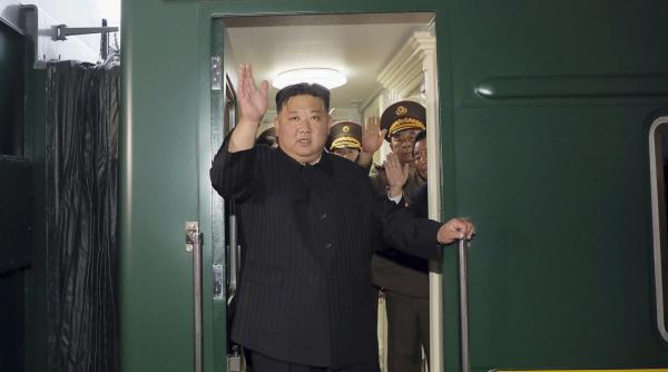 Kim Jong Un a plecat în China cu un tren blindat care are 90 de vagoane. Călătoria va dura 24 de ore