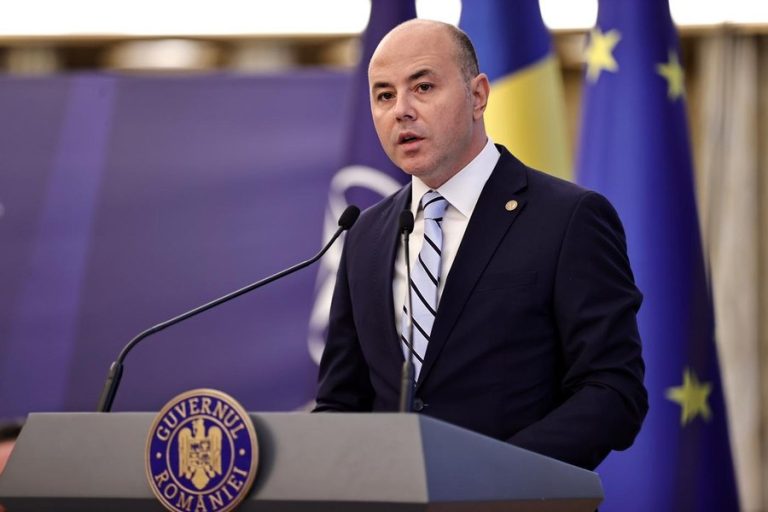 mâinile pătate sânge - Imagine ilustrativă