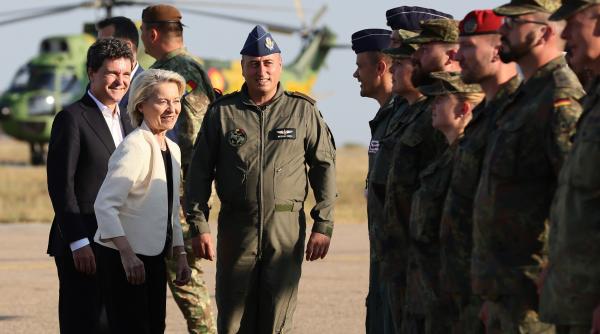 Ursula von der Leyen laudă măsurile de reducere a deficitului: „Aţi muncit din greu, aţi promovat reforme şi vă modernizaţi economia”