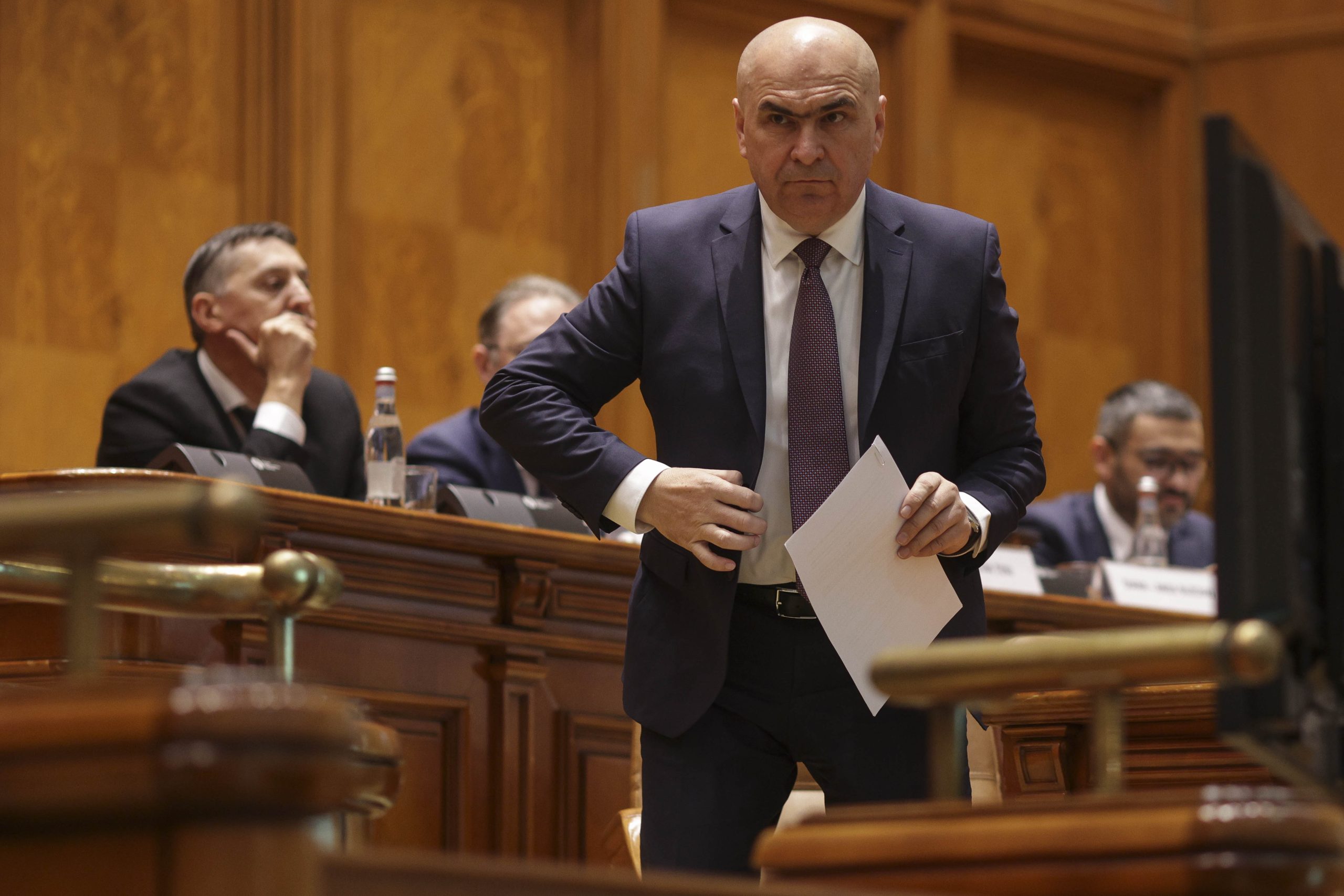 Măsurile fiscale pentru care Guvernul și-a angajat răspunderea: impozit minim pe cifra de afaceri și taxe pentru marile averi DOCUMENT