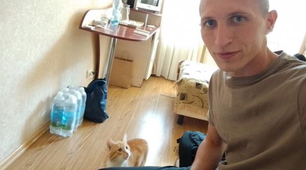 Povestea emoţionantă a unui soldat ucrainean şi a pisicii sale. Au stat împreună aproape 5 ani în captivitate, în Rusia