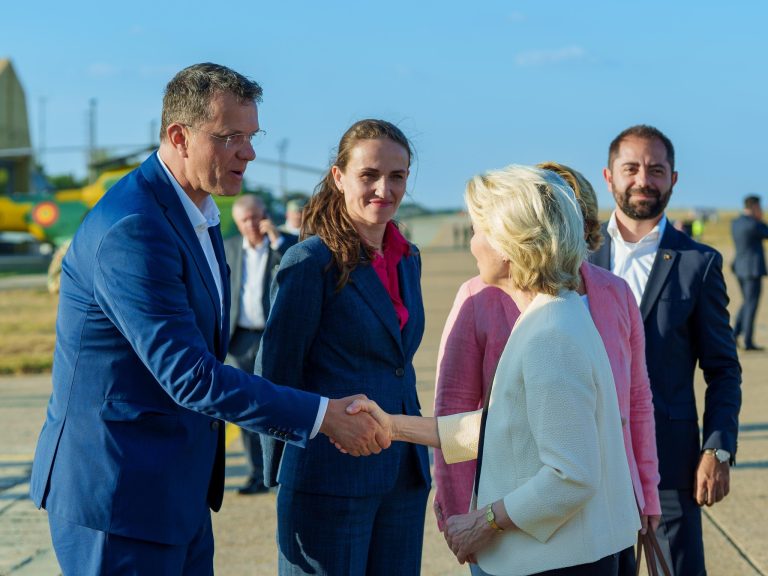 Foto reprezentând moșteanu vizita leyen - Știri România
