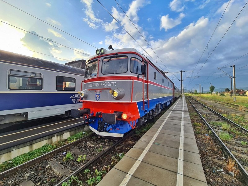 Foto reprezentând condiții merge elevii - Știri România