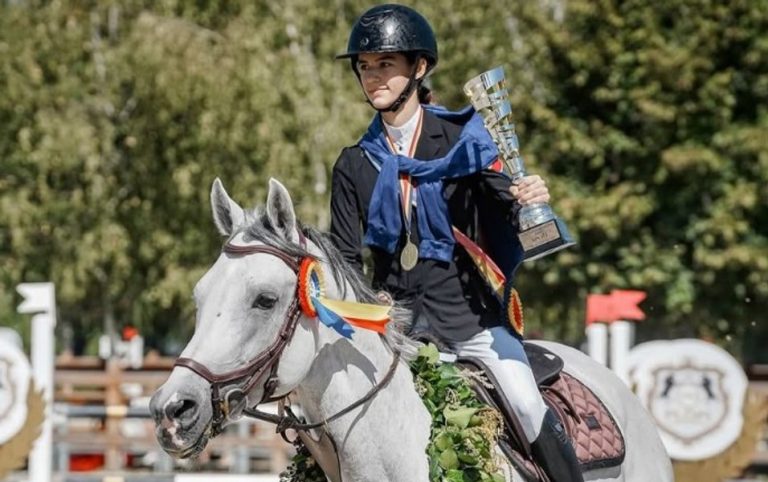 Foto reprezentând durere familia george - Știri România