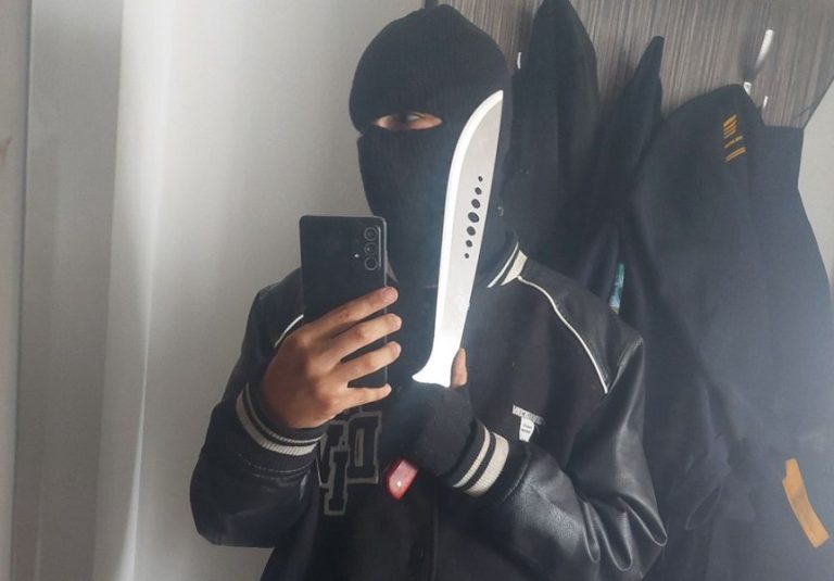 Foto reprezentând tânărul lovit livratorul - Știri România