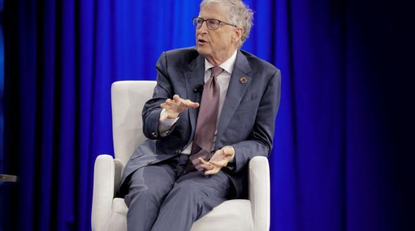 Foto reprezentând bill gates dezvăluit - Știri România