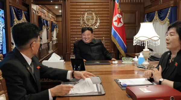 Kim Jong Un a ajuns în China cu trenul blindat, după o călătorie de 24 de ore. Presa de stat publică imagini de la bord