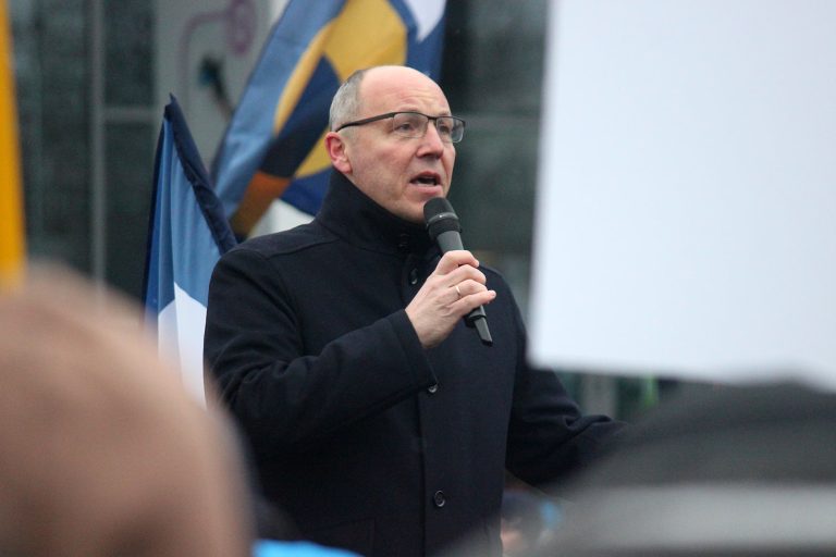 Foto reprezentând bărbatul ucis fostul - Știri România