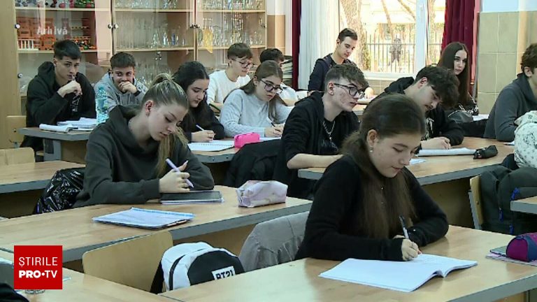 Foto reprezentând directorii școlilor găsesc - Știri România