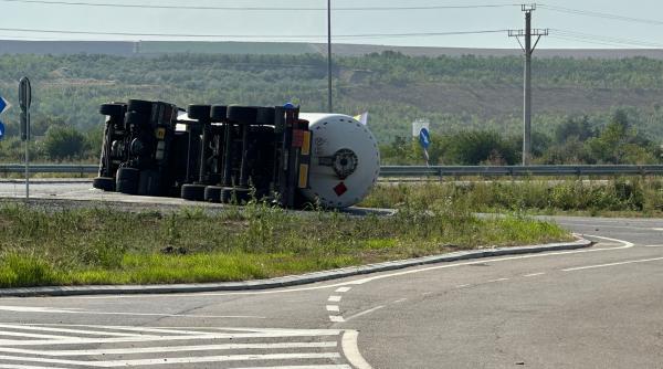 Foto reprezentând cisternă litri metan - Știri România