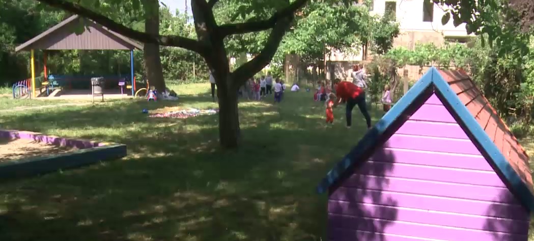 Cazul băiețelului înecat la Timișoara: educatoarea, plecată să-și ia cafea, a mai pierdut în aceeași zi și o fetiță