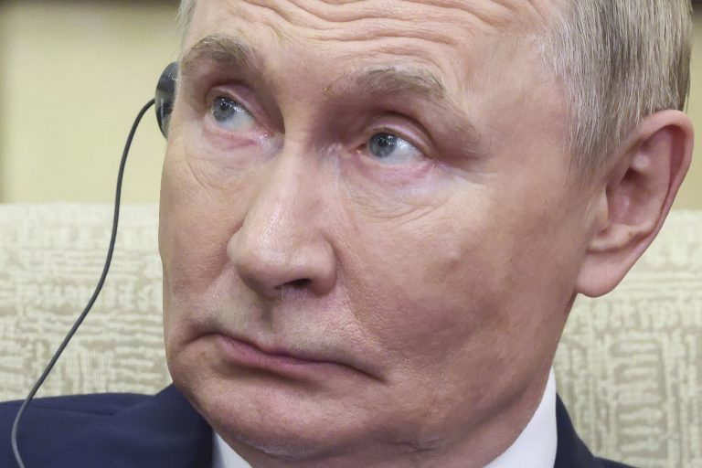 Foto reprezentând putin ordonă lider - Știri România