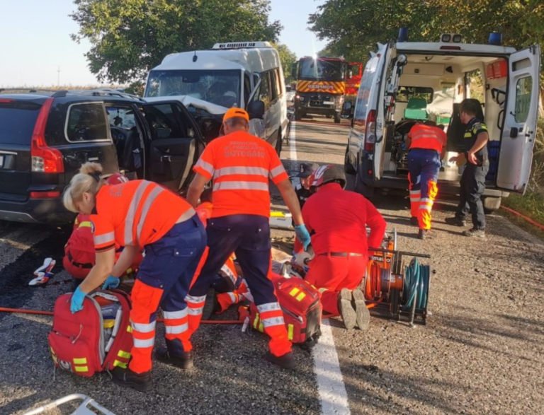 Foto reprezentând accident grav între - Știri România