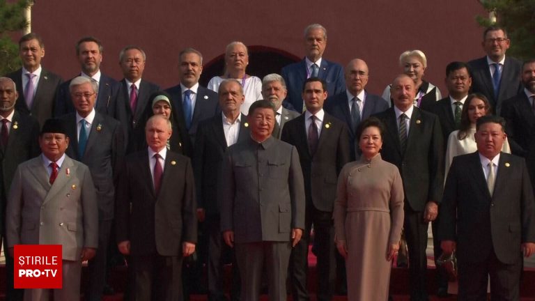 foștii premieri adrian - Imagine ilustrativă