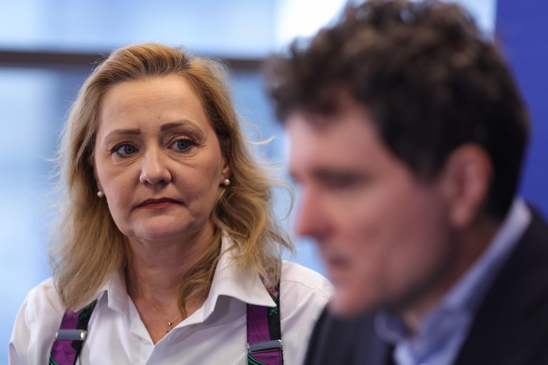 elena lasconi cere - Imagine ilustrativă