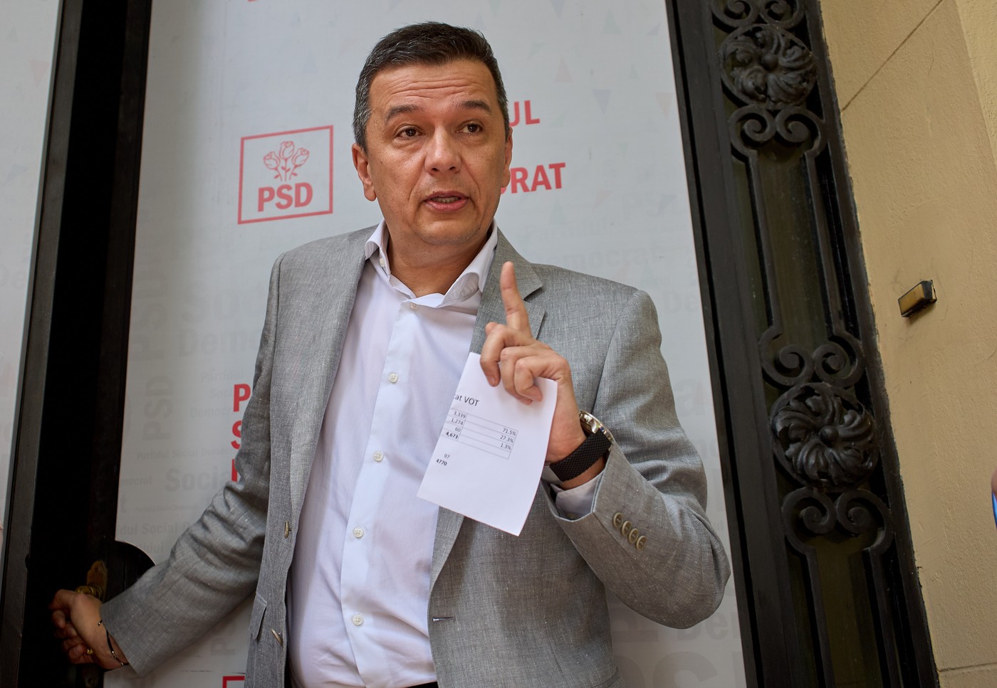 Sorin Grindeanu, după fotografia lui Adrian Năstase și Vioricăi Dăncilă de la Beijing: „E opțiunea dânșilor”