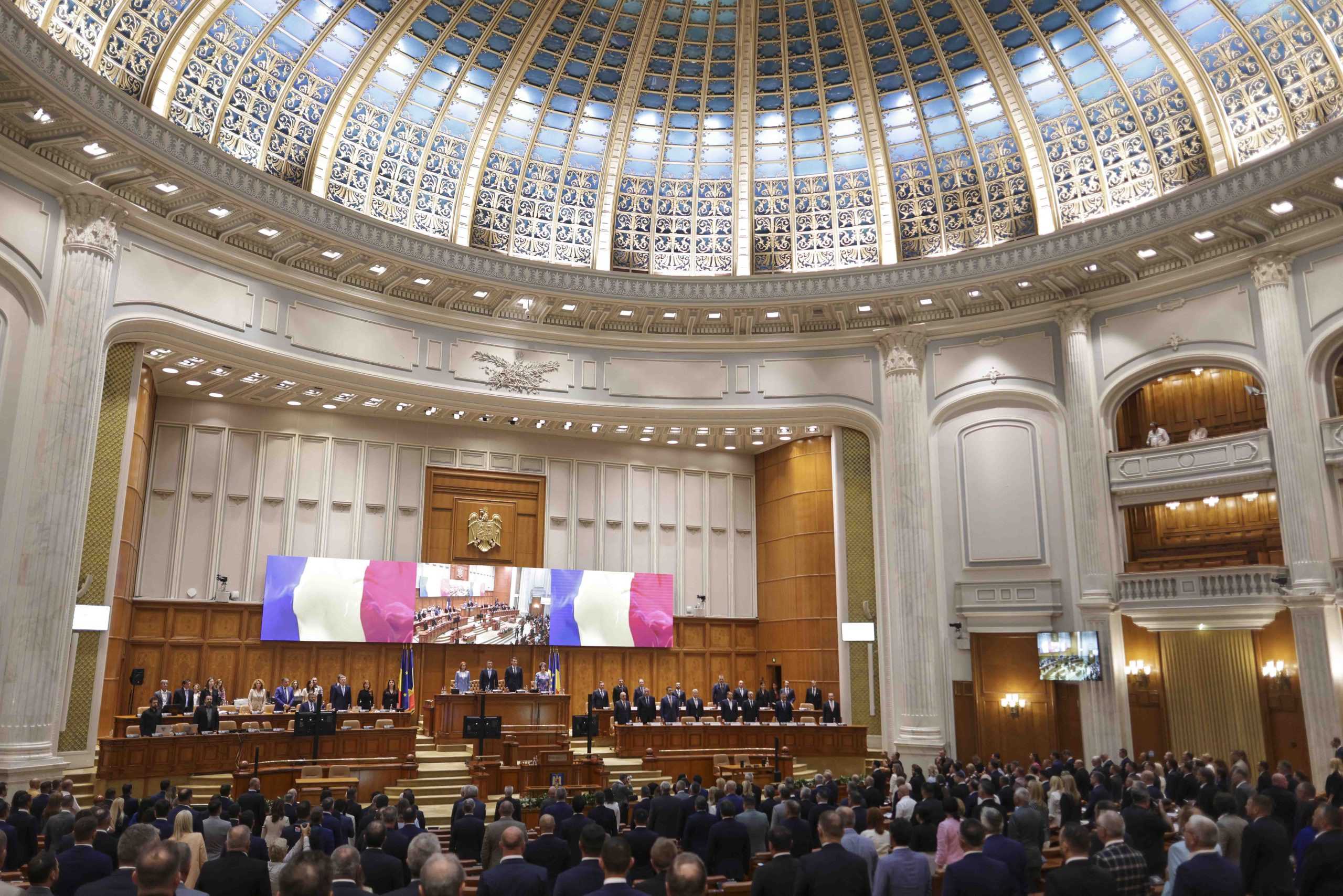 AUR a depus patru moţiuni de cenzură împotriva Guvernului Bolojan. Ședința-maraton pentru dezbateri va avea loc duminică