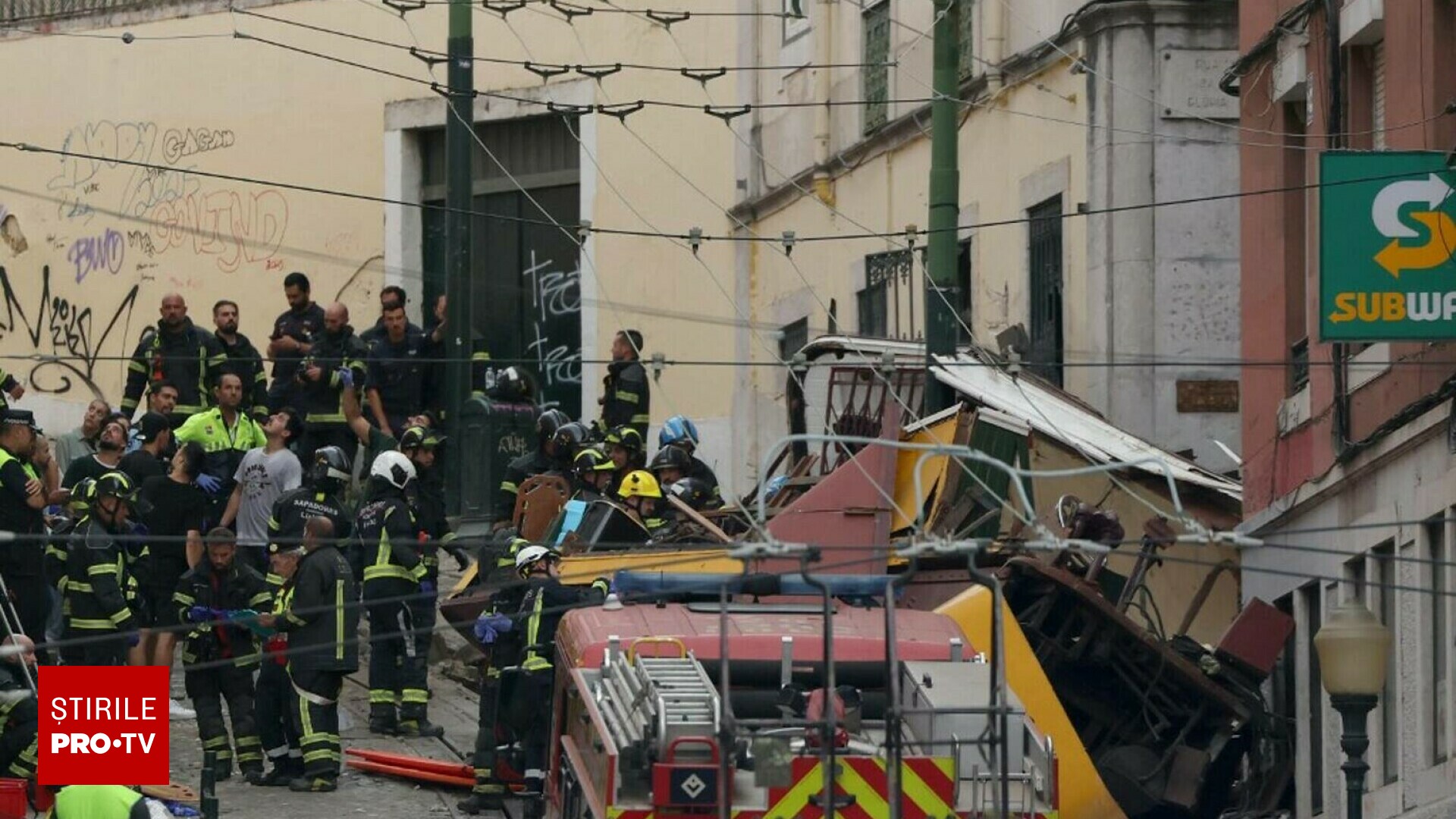 Celebrul funicular „Gloria” din Lisabona a deraiat. Bilanțul morților și al răniților. Imagini de la locul tragediei
