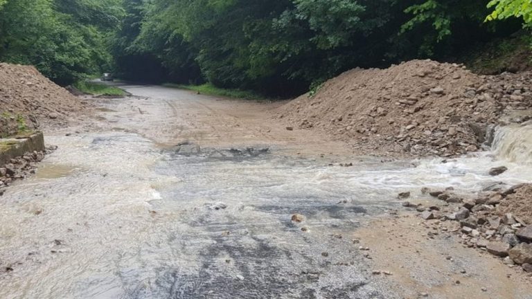 Foto reprezentând galben inundaţii judeţe - Știri România