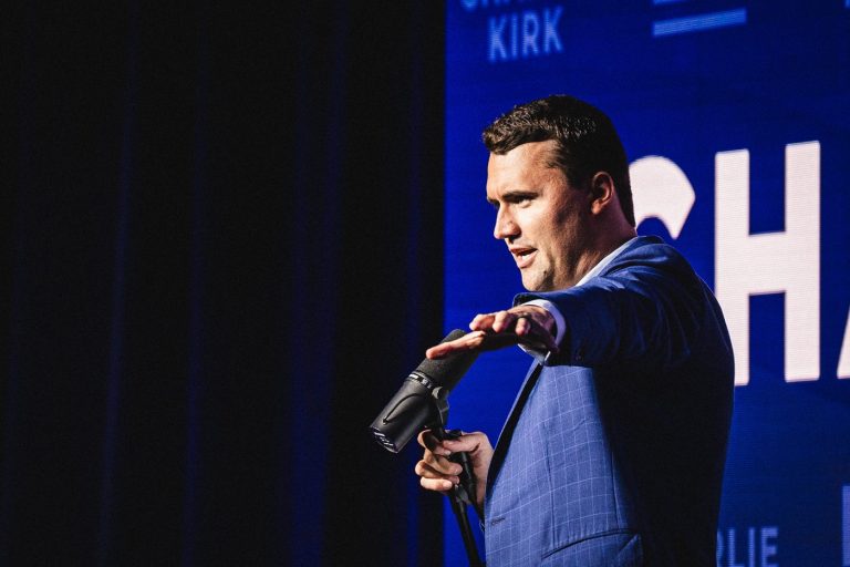 Vizual pentru charlie kirk activistul pe Top10stiri.ro