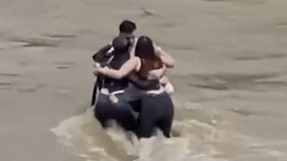 La cât se ridică despăgubirile cerute de familiile tinerilor români luați de viitură în Italia. „Suferința părinților a fost amplificată de o agonie prelungită”