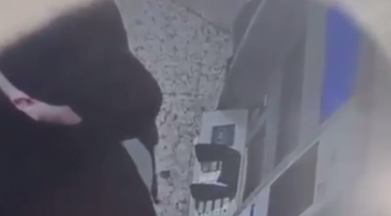 Vizual pentru trei bărbați femeie pe Top10stiri.ro