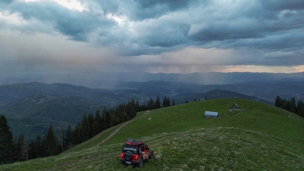 Operațiune de salvare în Maramureș: Trei tineri ucraineni au fost salvați de pe munte după ce au trecut granița în România