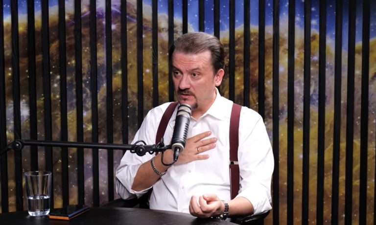 Foto reprezentând protejați tinerii manipularea - Știri România