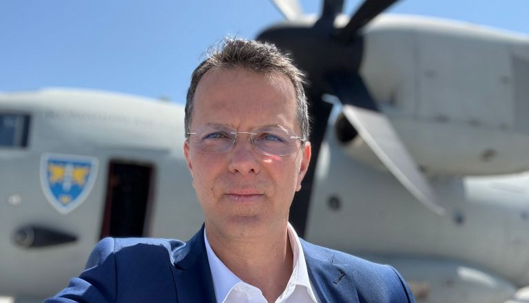 Vizual pentru ministrul apărării oferă pe Top10stiri.ro