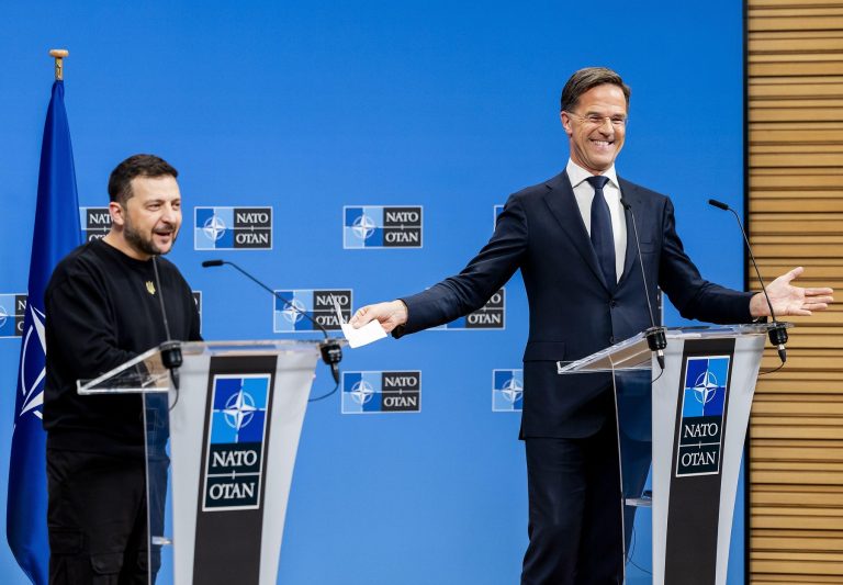 Imagine despre zelenski oferă ajutor - Top10stiri.ro