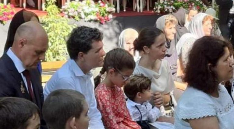 Vizual pentru lipsit președintele nicușor pe Top10stiri.ro