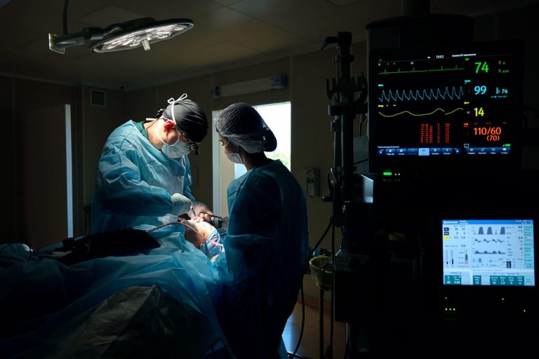 Vizual pentru doctor lăsat pacientul pe Top10stiri.ro