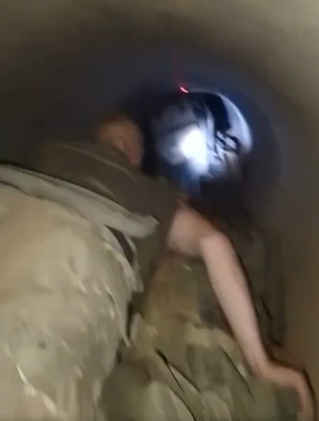 Foto reprezentând tacticile rușilor infiltrare - Știri România