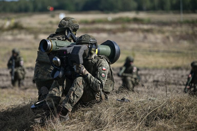 Foto reprezentând polonia continuă înarmeze - Știri România