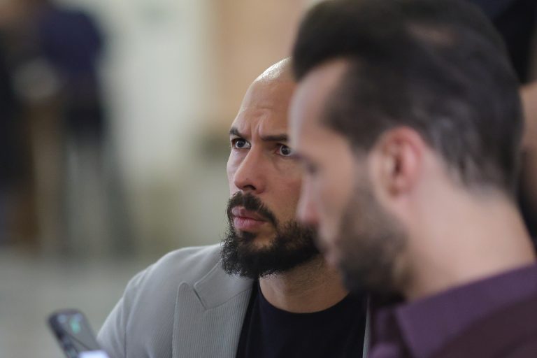 frații tate susțin - Imagine ilustrativă