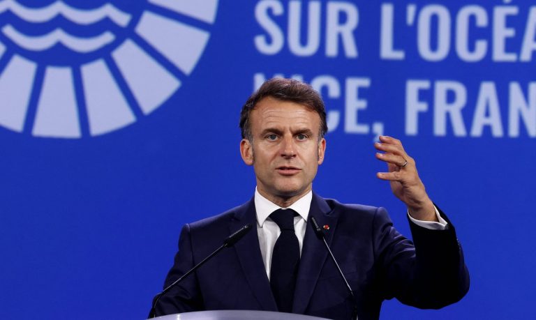 Imagine despre macron cere eliberarea - Top10stiri.ro